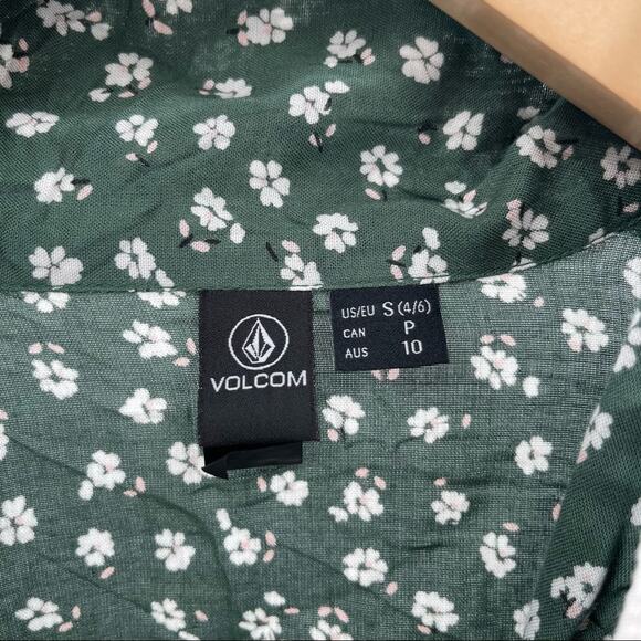 VOLCOM wrapsicle green floral crop top waist tie along sleeve Small (4/6) NWT - Picture 6 of 15
